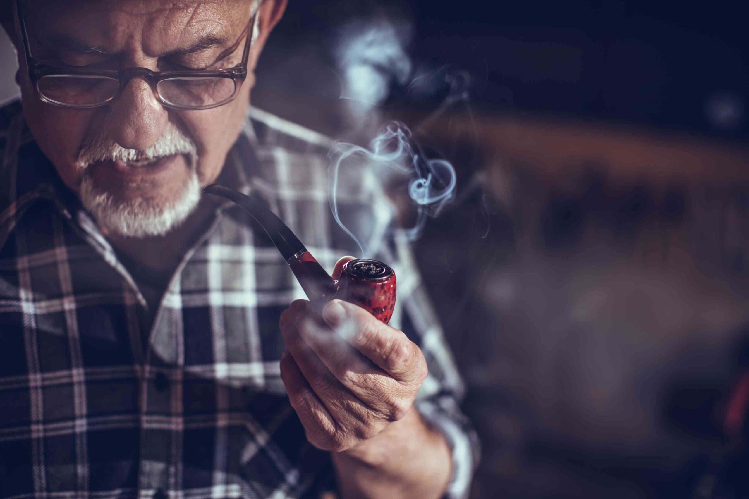 Pypkės, peleninės ir Zippo: klasikos ir modernumo harmonija kasdienybėje